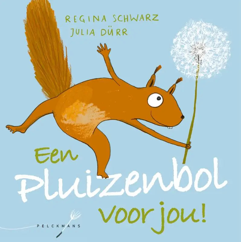 Een vrolijke oranje eekhoorn met een pluizige staart houdt een witte paardenbloem vast voor jonge lezers