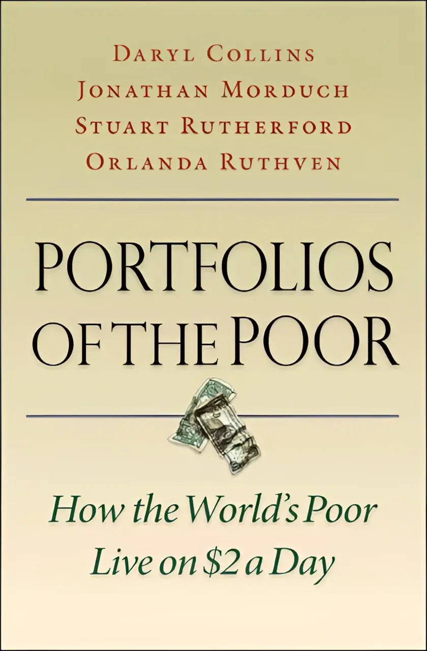 De boekcover van portfolios of the poor toont beige achtergrond met zwarte en groene tekst over hoe de huishoudens hun armoede beheren