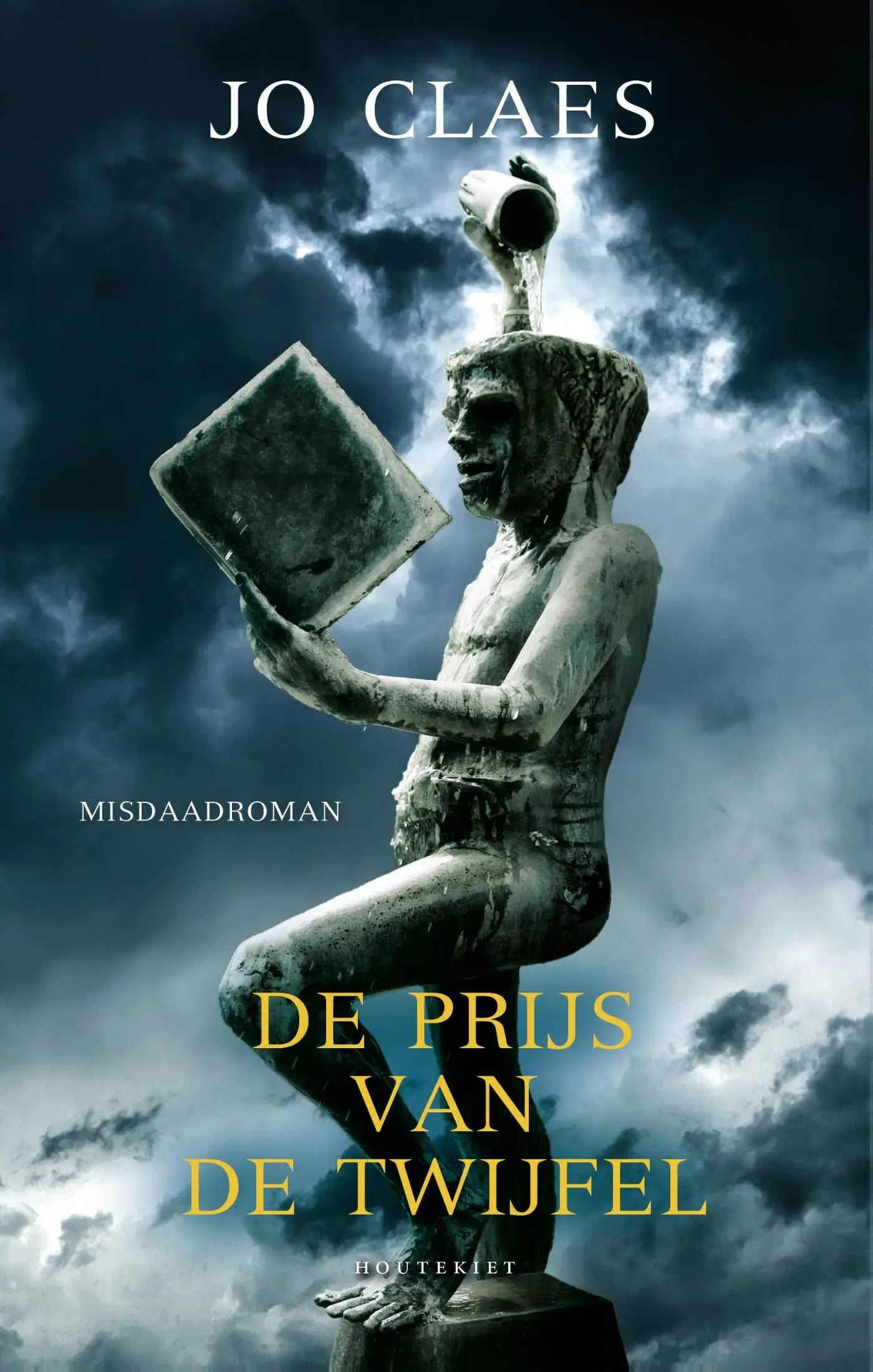 Steenbeeld van een zittend figuur met open boek en gieter, symboliseert de prijs van de twijfel