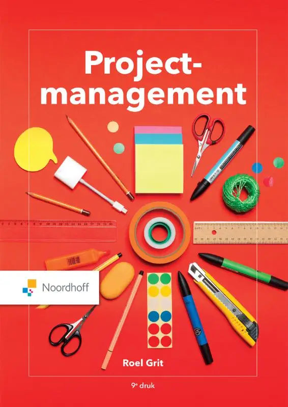 De boekcover projectmanagement heeft een rode achtergrond met roel grit en management algemeen en kleurrijk kantoorartikelen