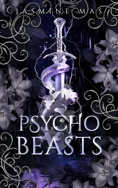 De boekcover van psycho beasts toont een zilveren zwaard met een sierlijke heft omwonden door paarse en witte bloemranken tegen een donkere achtergrond in de cruel shifterverse