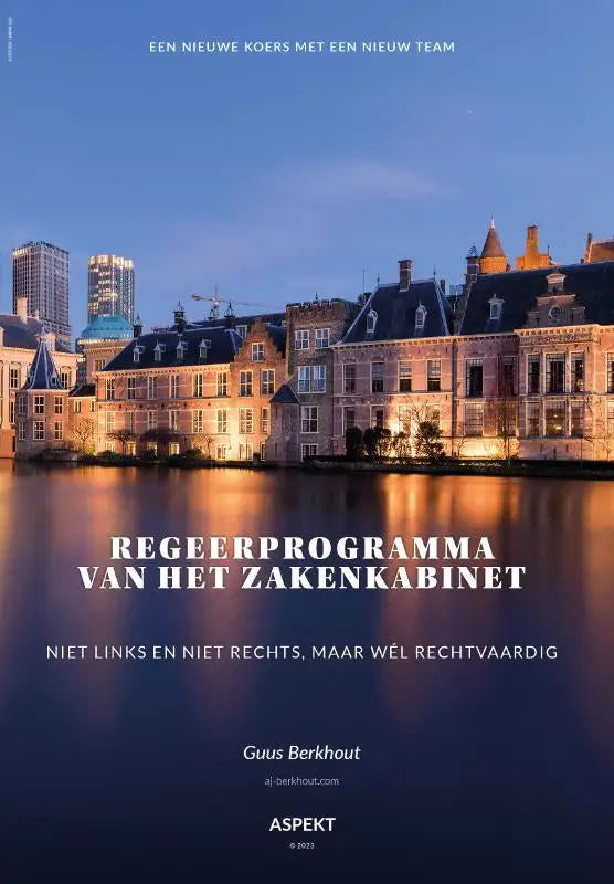 De cover van het regeerprogramma van het zakenkabinet met verlichte historische gebouwen reflecterend in water bij schemering