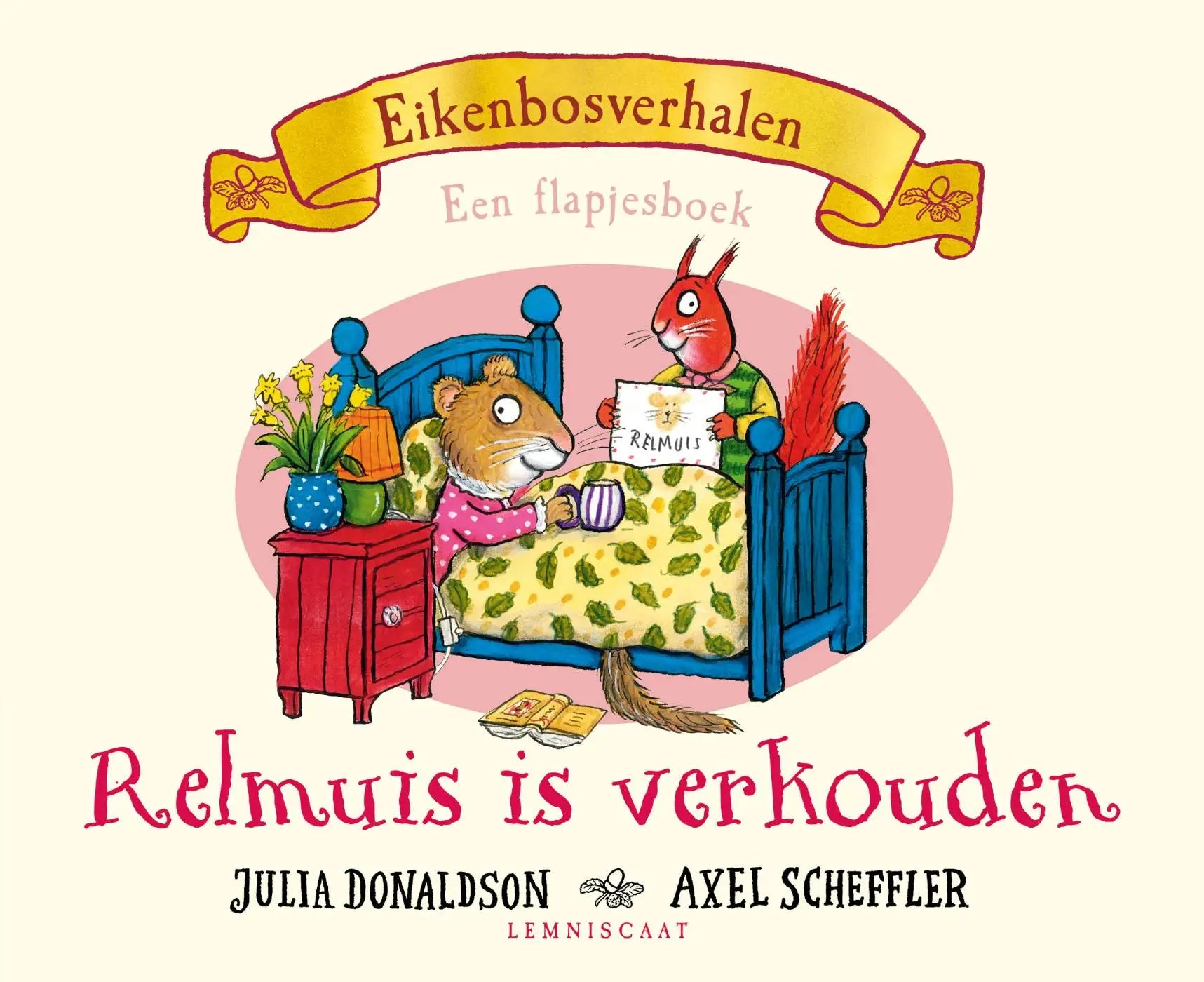 Een charmant flapboek voor jonge lezers met twee muisjes in pyjama in een zachtpastel slaapkamer bij relmuis is verkouden