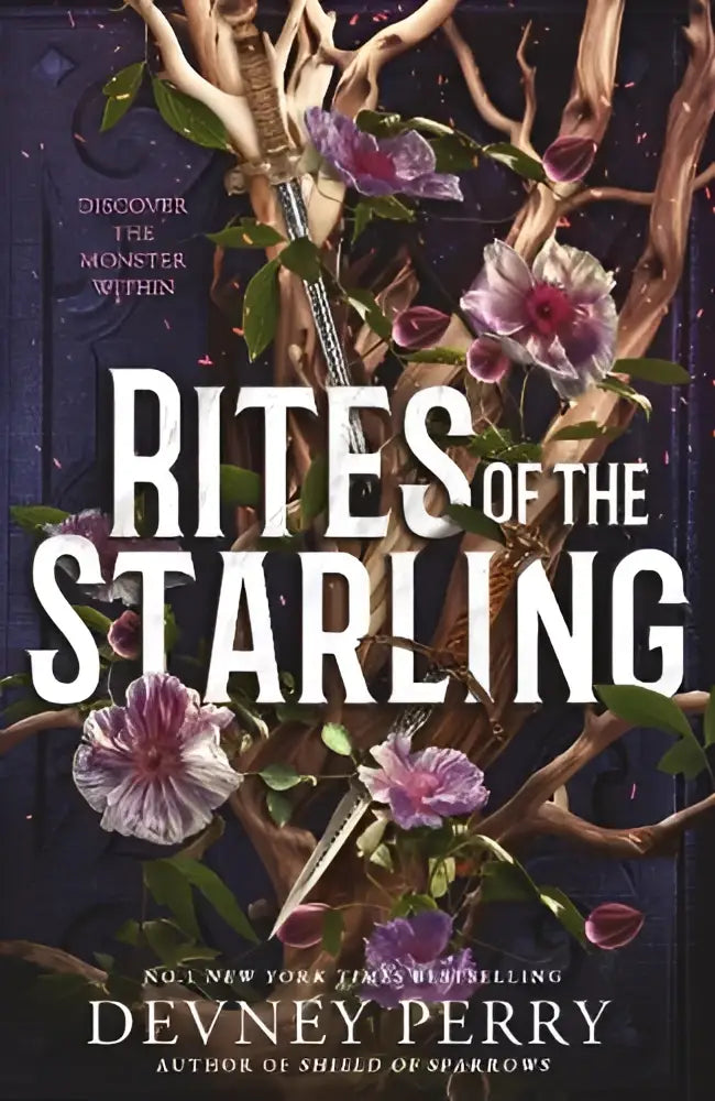 De boekcover van rites of the starling toont de titel in witte letters op een donkerpaarse achtergrond met takken en roze bloemen