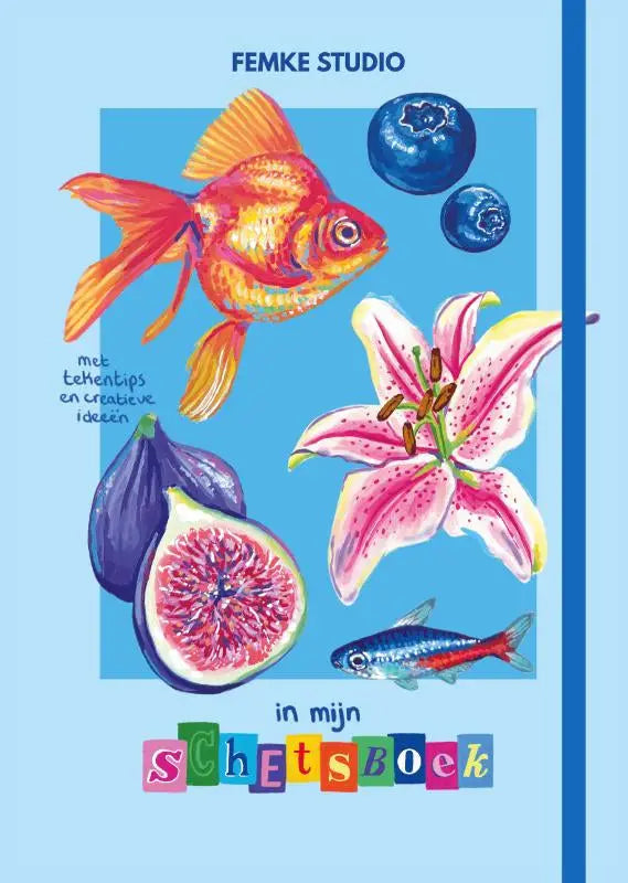 Aquarel stijl notitieboekcover met kleurrijke goudvis, roze lelie, bosbessen en vijgen van femke studio creatieve ideeën