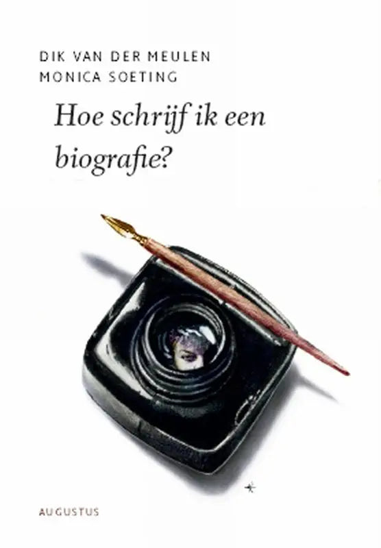 Zwarte vierkante inktpot met goudgespitte ganzenveer voor schrijven in monica soeting binnen grammatica atlas contact biografie