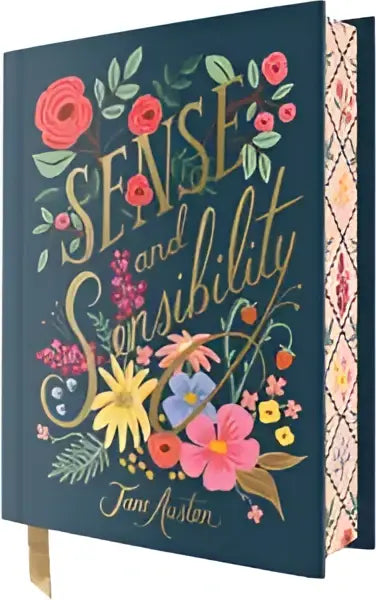 Een navy blauwe hardcover journal met bloemmotieven en goudfolie tekst sense and sensibility deluxe edition jane austen