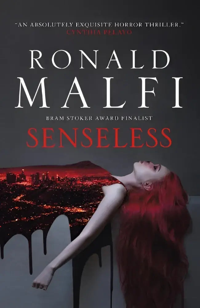 De boekomslag van senseless door Ronald Malfi toont een vrouw met lang rood haar liggend tegen een donkere stadsachtergrond