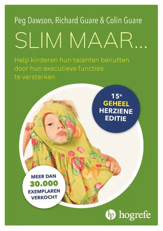 Groen boek slim maar met kind in gele bloemenjurk helpt kinderen talenten benutten door executieve functie versterken