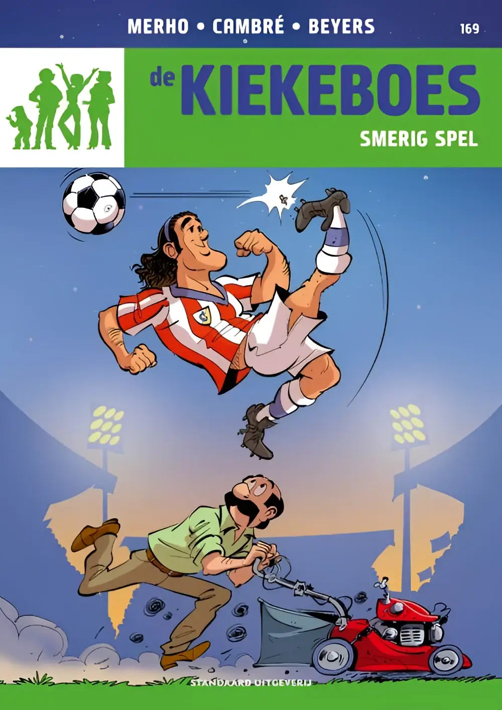 Een cartoon voetbalspeler in een rood-wit gestreept shirt die een zwart-witte bal trapt voor smerig spel