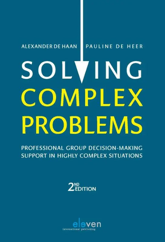 De boekomslag van solving complex problems toont vet wit en geel tekst op een effen teal achtergrond