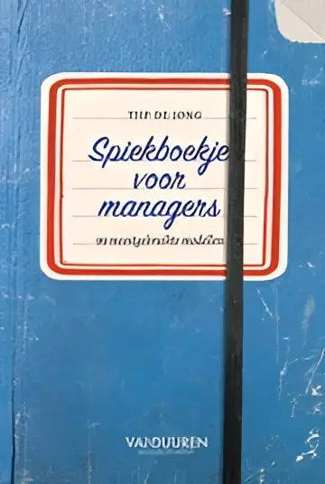 Blauw hardcover notitieboek met witte label en rode rand getiteld spiekboekje voor managers met meestgebruikte modellen