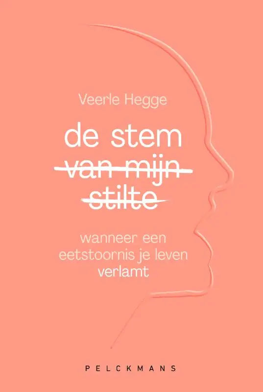 Een minimalistische boekcover van de stem van mijn stilte met perzikkleurige achtergrond en witte tekst over leven verlamt