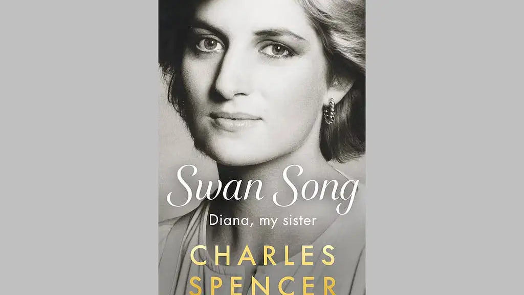 Zwart-wit portret boekcover van princess diana met elegante oorbellen en zachte uitdrukking voor swan song