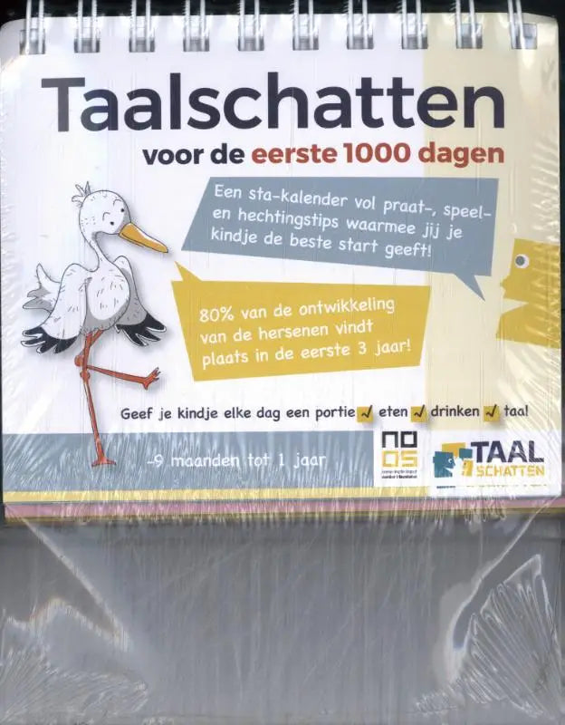 Een witte en oranje geïllustreerde spiraalgebonden taalschatten taalkalender met cartoonooievaar en taalontwikkelingsadvies