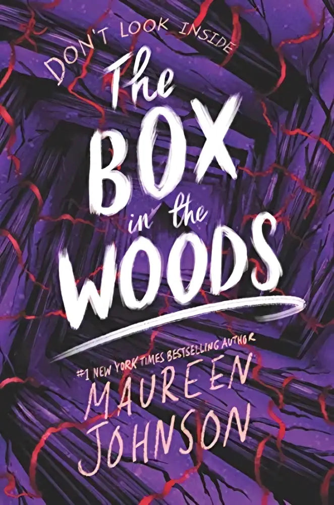 De box in the woods hardcover van maureen johnson heeft een paarse omslag met witte tekst en rode scheurlijnen