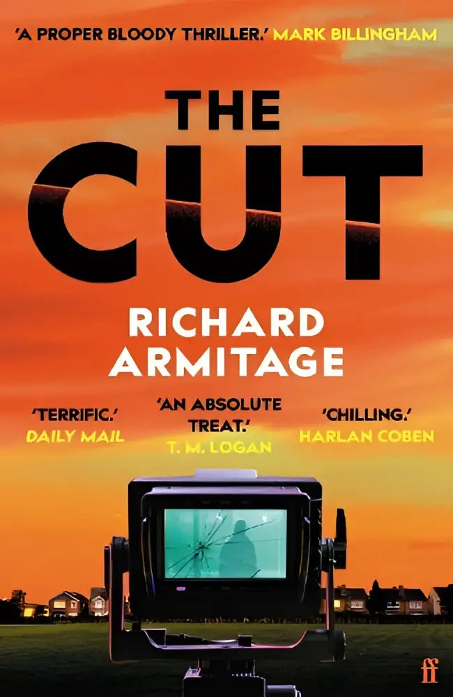 The cut thriller boekcover door richard armistage met zwarte letters en oranje zonsondergang, proper bloody thriller door mark billingham