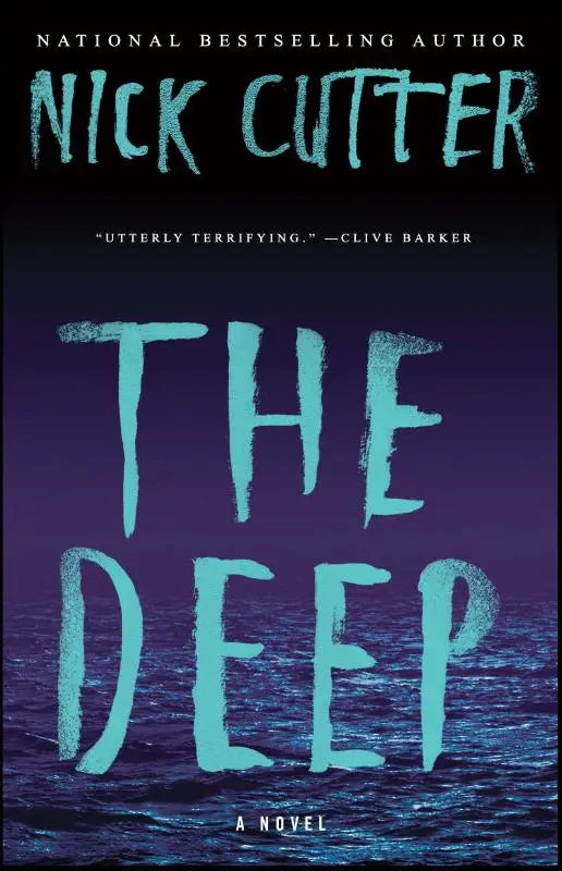 De deep a novel door nick cutter met teelkleurige tekst op een donkerpaarse oceaanachtergrond