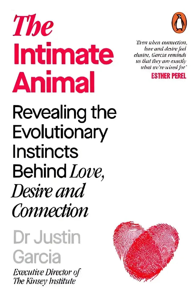 De boekomslag van the intimate animal toont grote roze titel en subtitel in rood en zwart op witte achtergrond