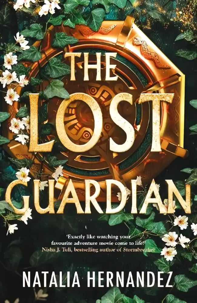 The lost guardian boekcover van natalia hernandez toont een gouden ornament tussen witte bloemen in bovennatuurlijke fictie