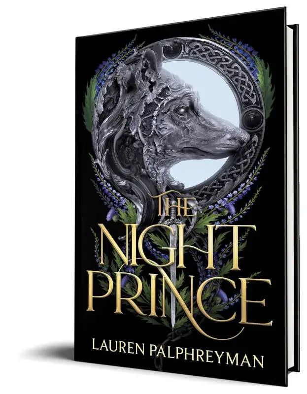 Zwarte hardcover boek the night prince van lauren palphreyman met zilveren wolf king hoofd en celtische knoopwerk