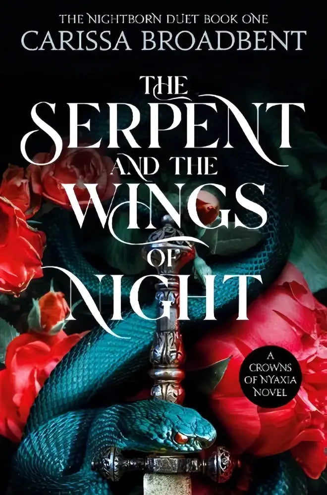 Het boek The Serpent and the Wings of Night toont een groene slang rond een zwaard met rode rozen op een donkere achtergrond