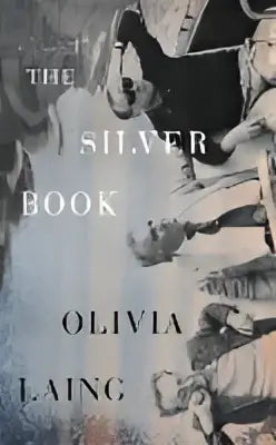 Het zilveren boek van Olivia Laing, zwart hardcover met zilveren rug