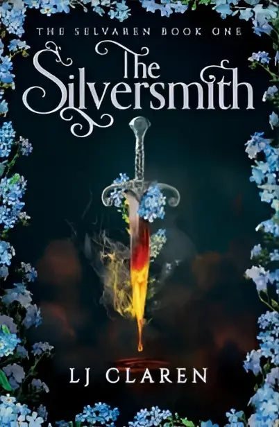 The silversmith boekcover toont een gloeiend zwaard met zilveren details en een vuurachtig licht in een totaal verslavende fantasy roman