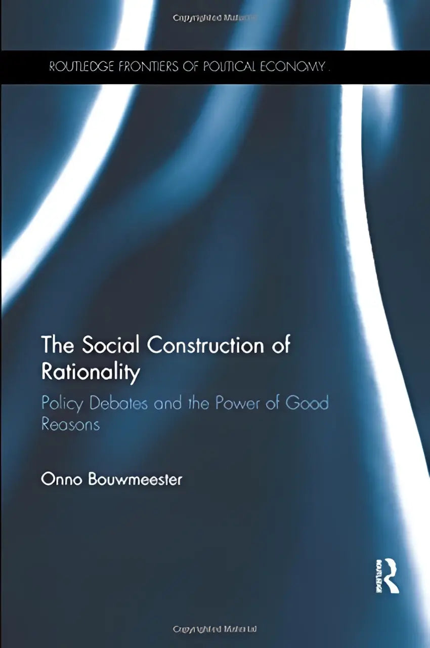 Blauw hardcoverboek the social construction of rationality met witte tekst en abstracte lichteffecten op de voorkant