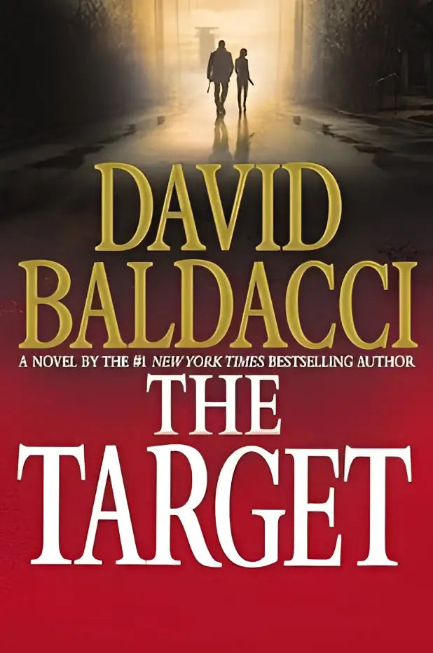 The target van david baldacci boek met dramatische cover en silhouetten op natte straat bij gouden licht