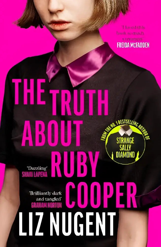 De truth about ruby cooper boekcover toont een zwart shirt met een glanzende magenta kraag op een felroze achtergrond
