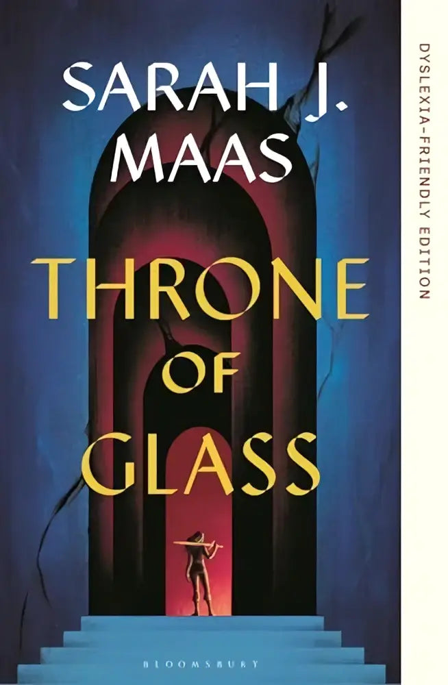 De boekcover van throne of glass dyslexia-friendly edition toont een figuur op trappen met gouden letters en diepe blauwe achtergrond