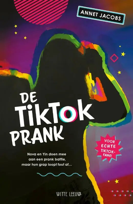 Vibrante silhouette van een persoon met regenboogcontouren tegen een psychedelische paarse en oranje achtergrond in de tiktok prank productafbeelding