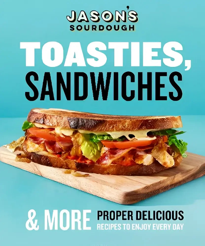 Heerlijke toastie met knapperige bacon, verse sla en sappige tomaat op gouden jasons sourdough brood