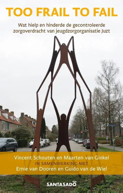 Een roestkleurige metalen sculptuur too frail to fail met meerdere omhoog reikende armen ter illustratie van gecontroleerde zorgoverdracht