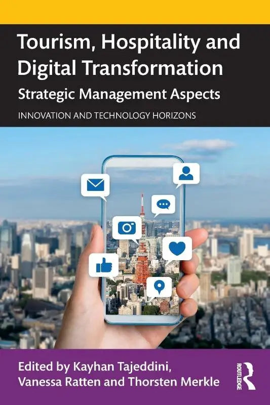Boekcover van tourism hospitality and digital transformation met strategische management aspecten en smartphone afbeelding