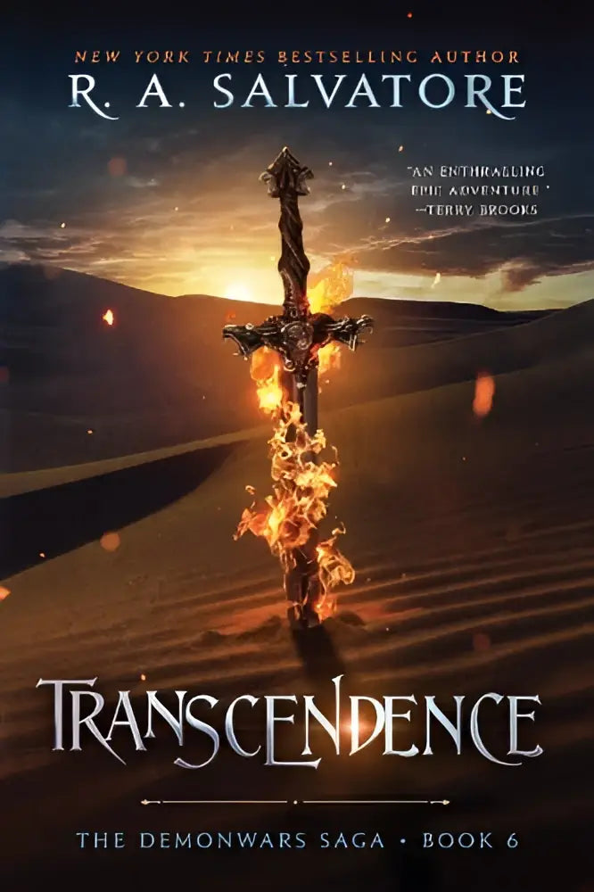 Een vurige, sierlijke zwaard met gedetailleerd heft en mes staat rechtop in zand bij een dramatische zonsondergang in the demonwars saga boek 6 transcendence