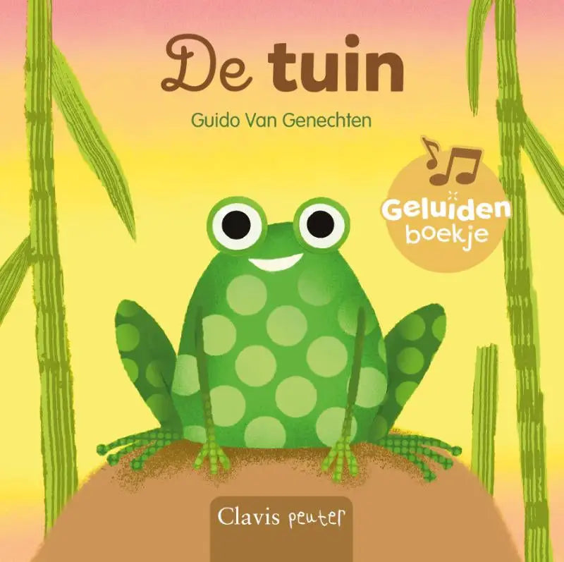 Een vrolijke groene kikker met stippen op een aardehoop en bamboestengels achter clavis bvba tuinproduct