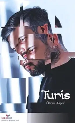De boekcover van turis toont een opvallend portret van een man met donkere haren en baard tegen een grijs-witte achtergrond