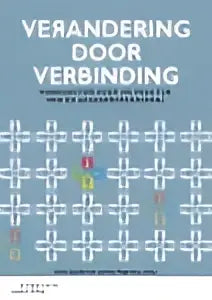 Boekcover Verandering door verbinding met lichtblauwe achtergrond en kleurrijke vormen