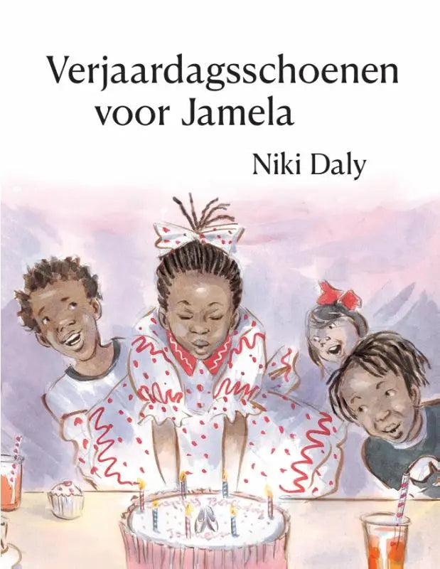 Een verjaardagsschoenen voor jamela met een feestelijk roze en witte verjaardagstaart met brandende kaarsen voor jonge lezers