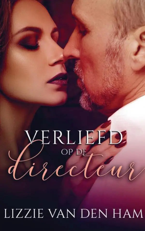 Romantische boekcover verliefd op de directeur met man en vrouw in intieme omhelzing door lizzie van den ham