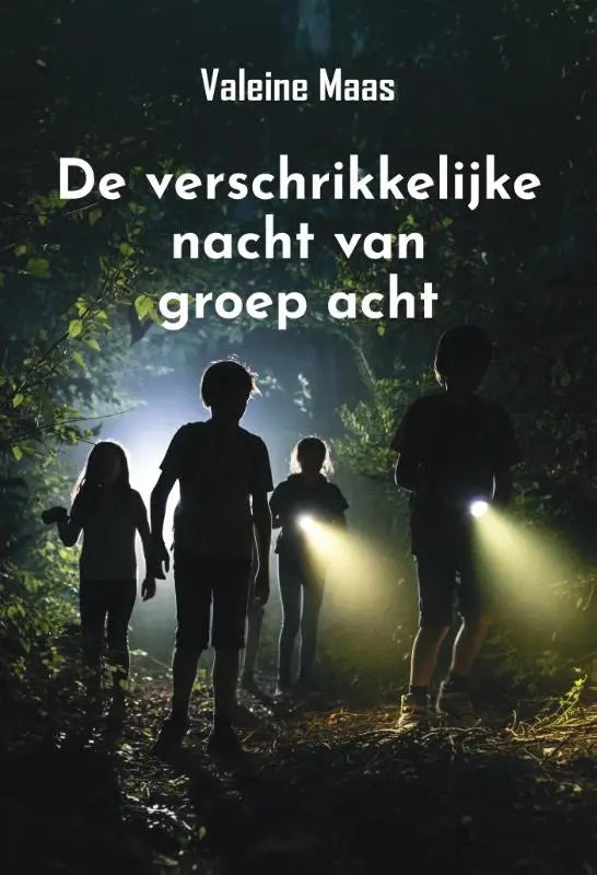 Boekcover van de verschrikkelijke nacht van groep acht door valeine maas met silhouetten van kinderen in donker bos