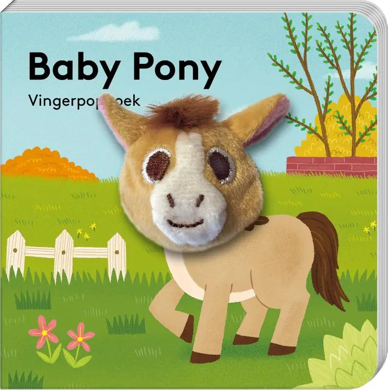Pluche baby pony met een tan lichaam en witte snuit in het vingerpopboekje voor jonge lezers