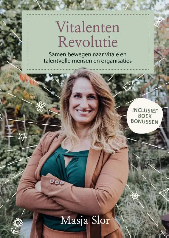 De vitalentenrevolutie boekcover met lachende vrouw in bruine blazer over groene top voor bewegen naaar vitale mensen