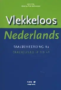 Het boek vlekkeloos nederlands van dick pak toont een lichtblauwe cover met donkergroene letters voor talen algemeen