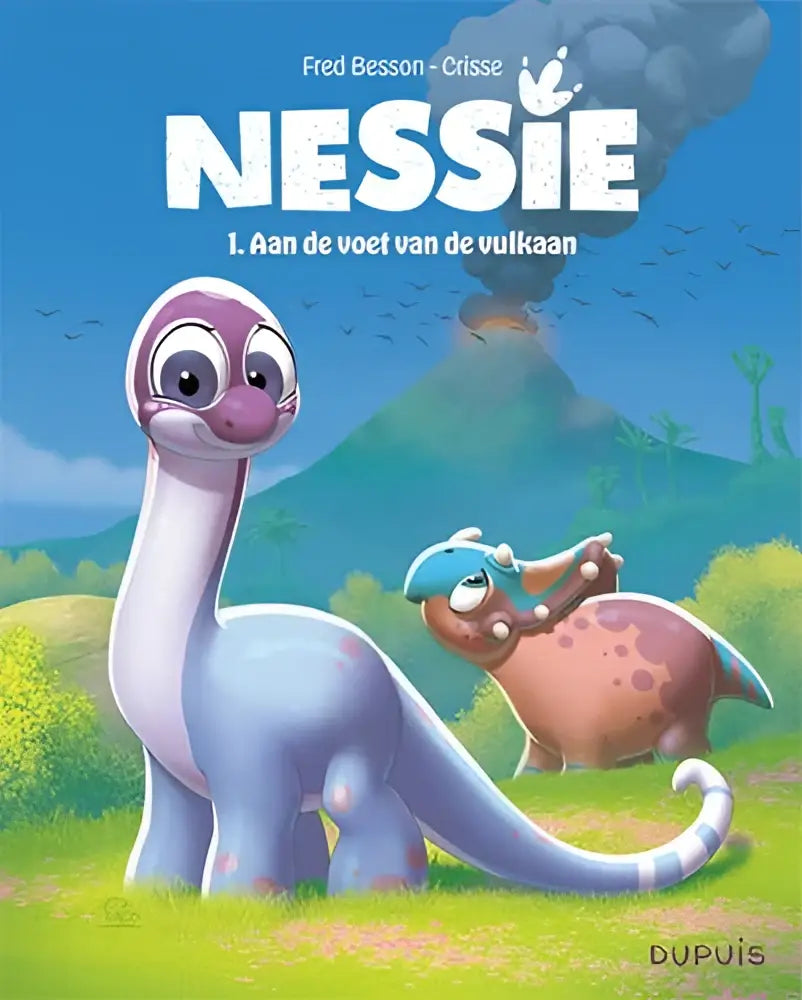 Een paarse en lichtblauwe cartoon dinosaurus met lange nek en gestreepte staart staat op de cover van aan de voet van de vulkaan
