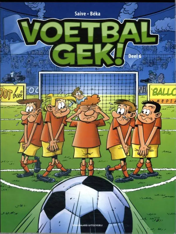 Een klassieke zwart-witte voetbal met witte pentagonale panelen voor strips algemeen gebruik