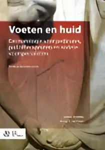 De cover van het boek voeten en huid door johan toonstra toont gouden bruine voeten op een zachte beige achtergrond