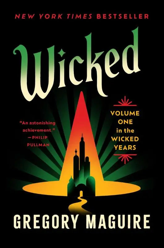 De boekomslag van wicked volume one in the wicked years door gregory maguire met een gestileerde heksenhoed, stadsgezicht en groene naar oranje stralen op zwarte achtergrond